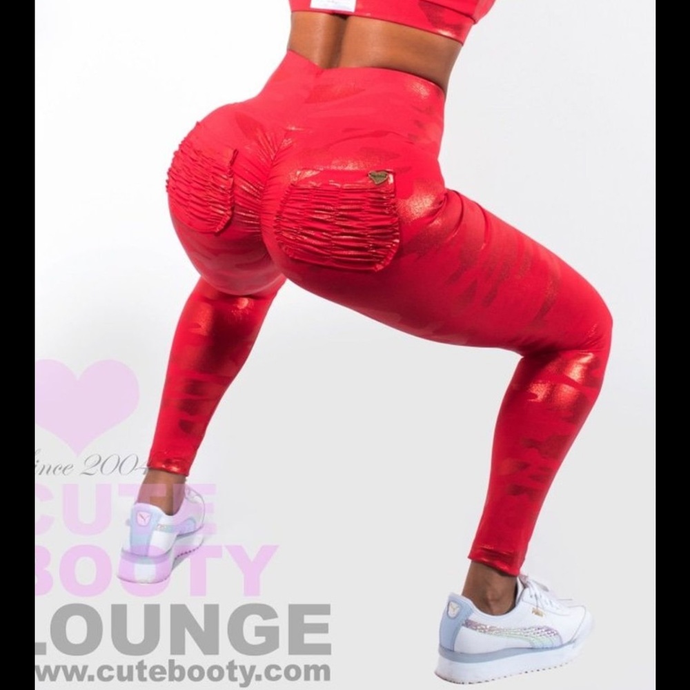 Cute booty lounge machine gun kelly red camo ruched leggings
